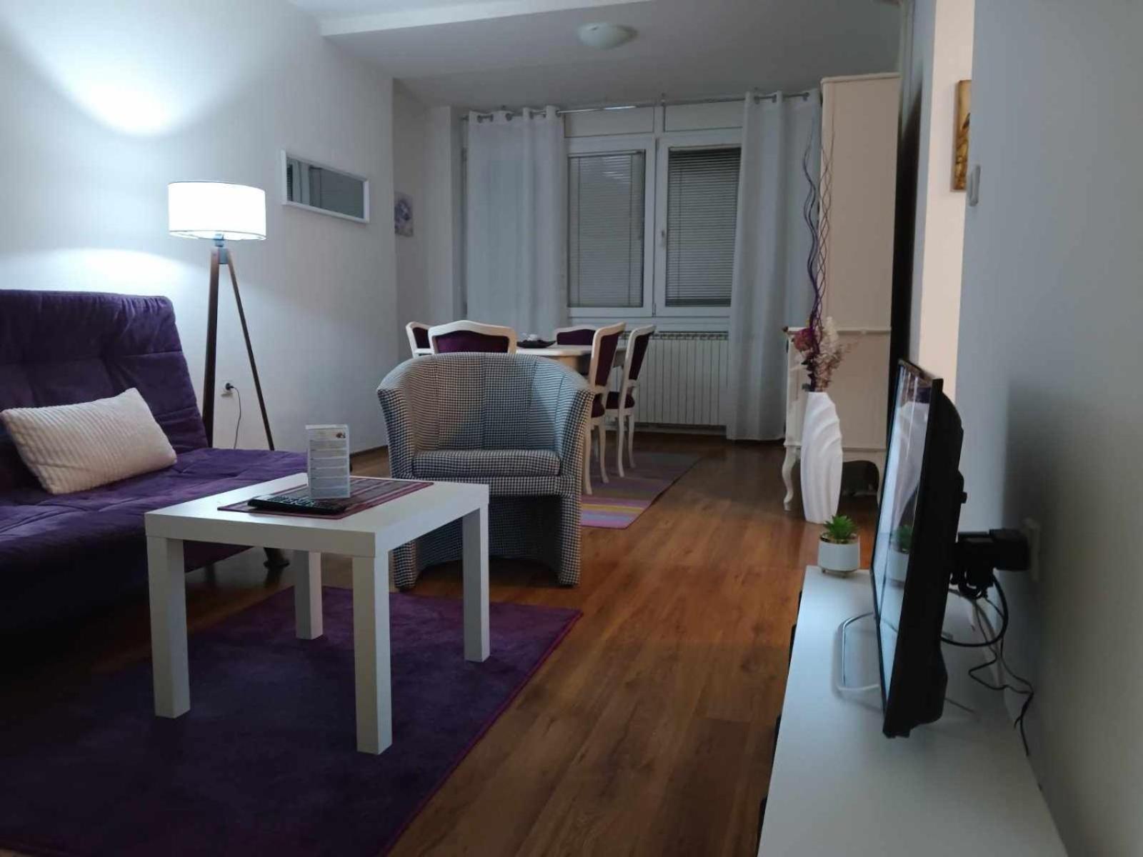 Lovely Square Apartment Purple Velvet Skopje Exterior foto