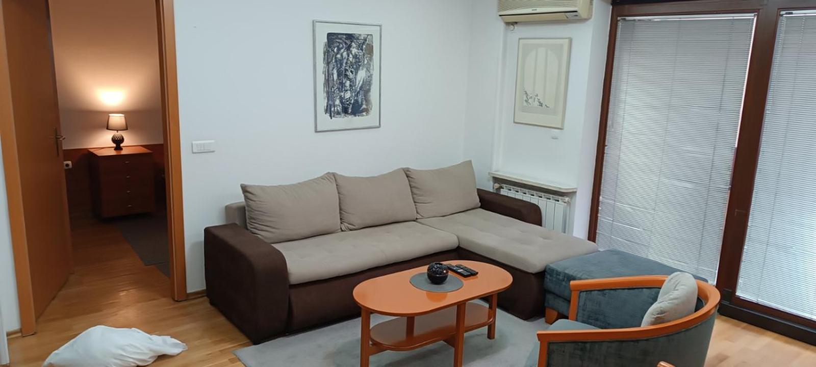 Lovely Square Apartment Purple Velvet Skopje Zimmer foto