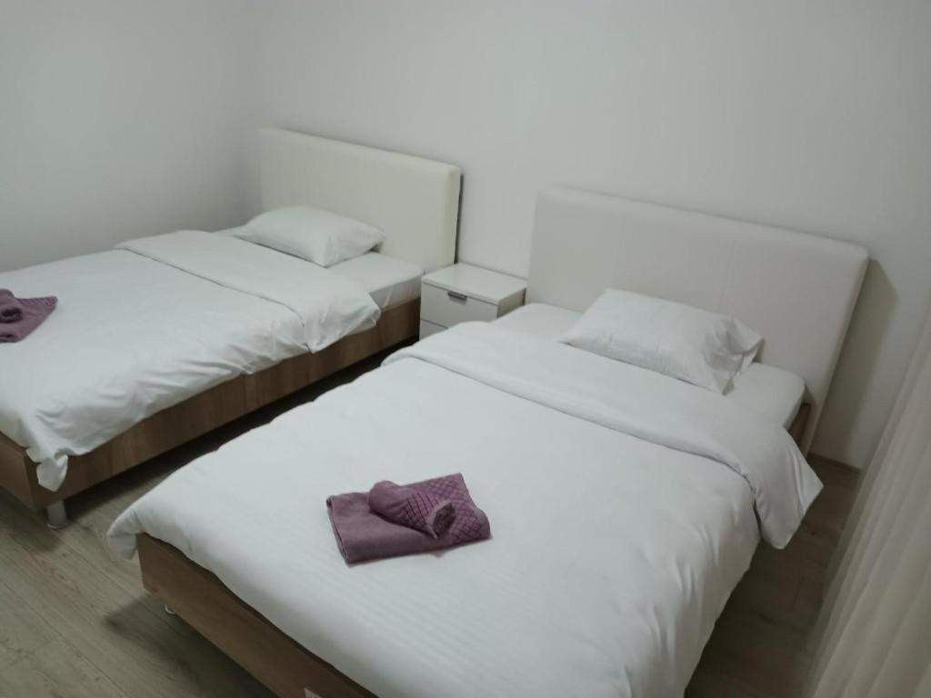 Lovely Square Apartment Purple Velvet Skopje Zimmer foto