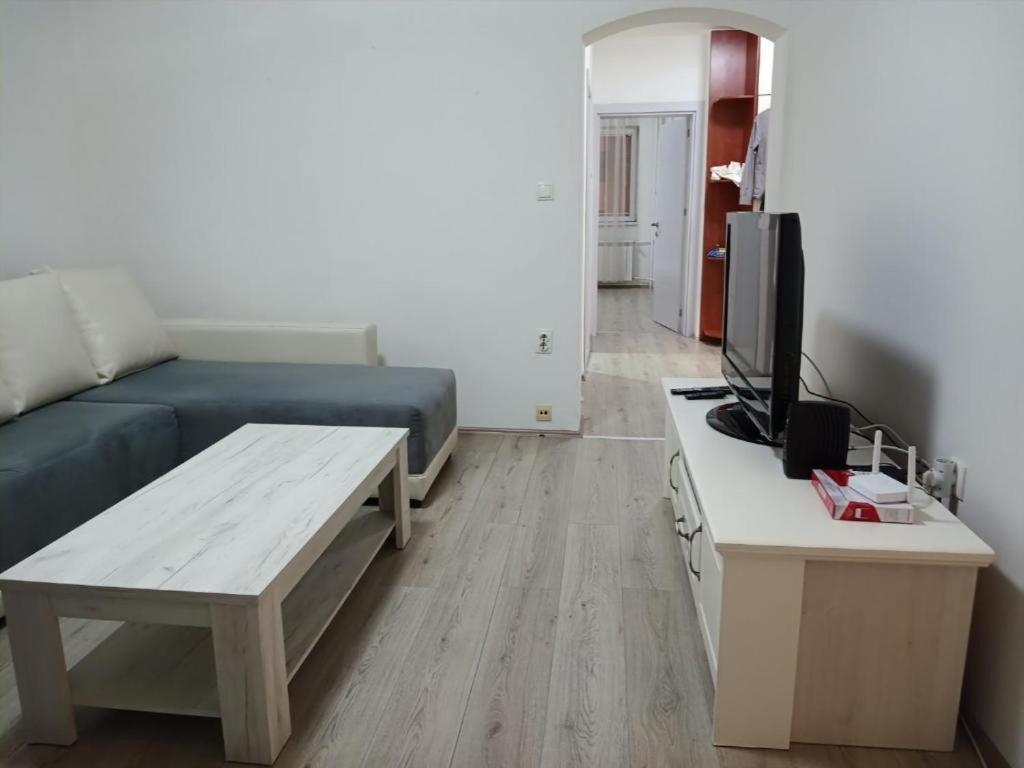 Lovely Square Apartment Purple Velvet Skopje Zimmer foto