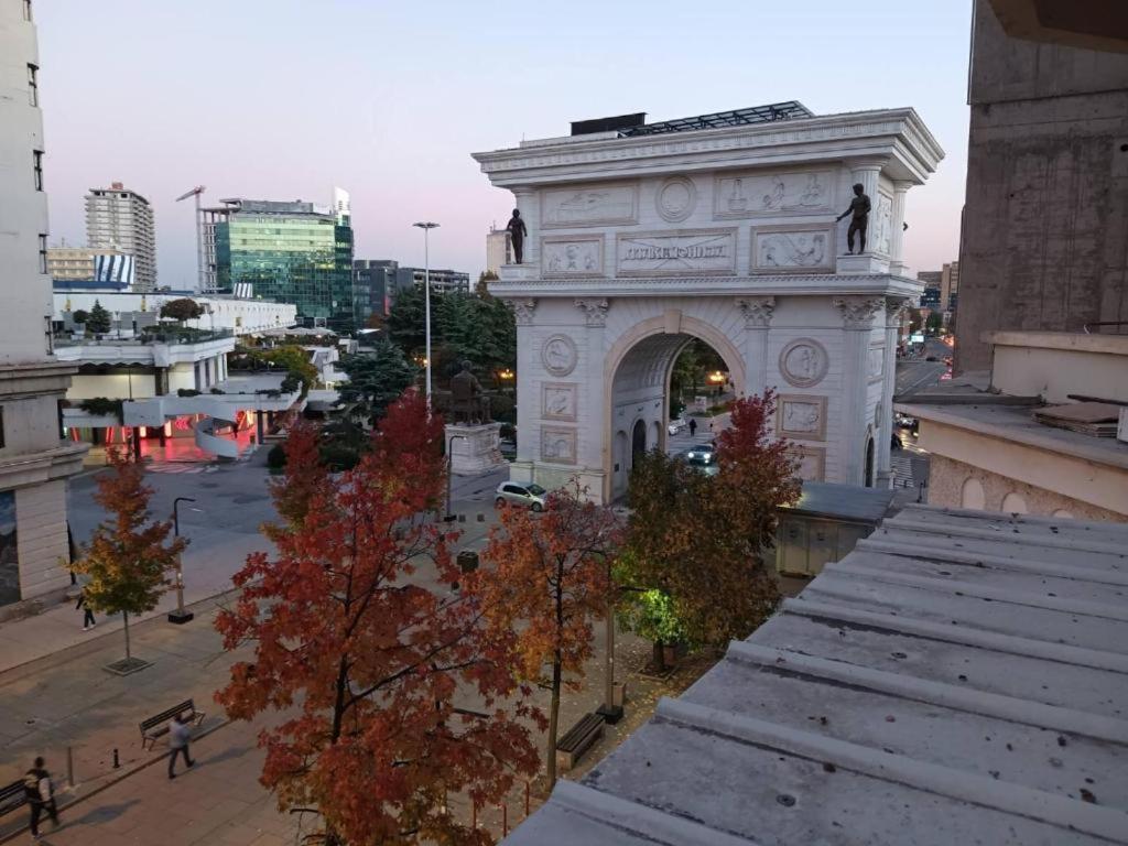 Lovely Square Apartment Purple Velvet Skopje Exterior foto