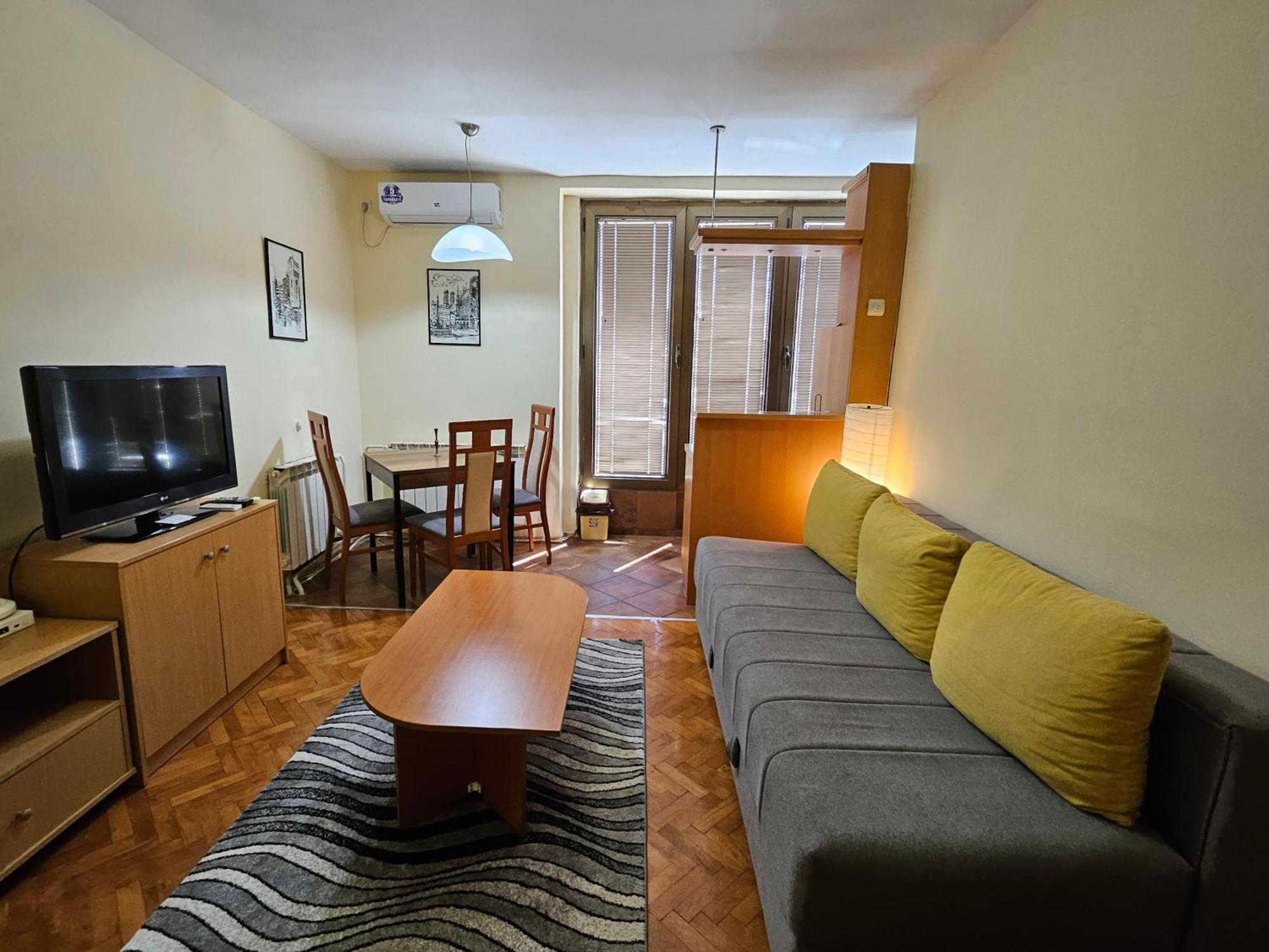 Lovely Square Apartment Purple Velvet Skopje Exterior foto