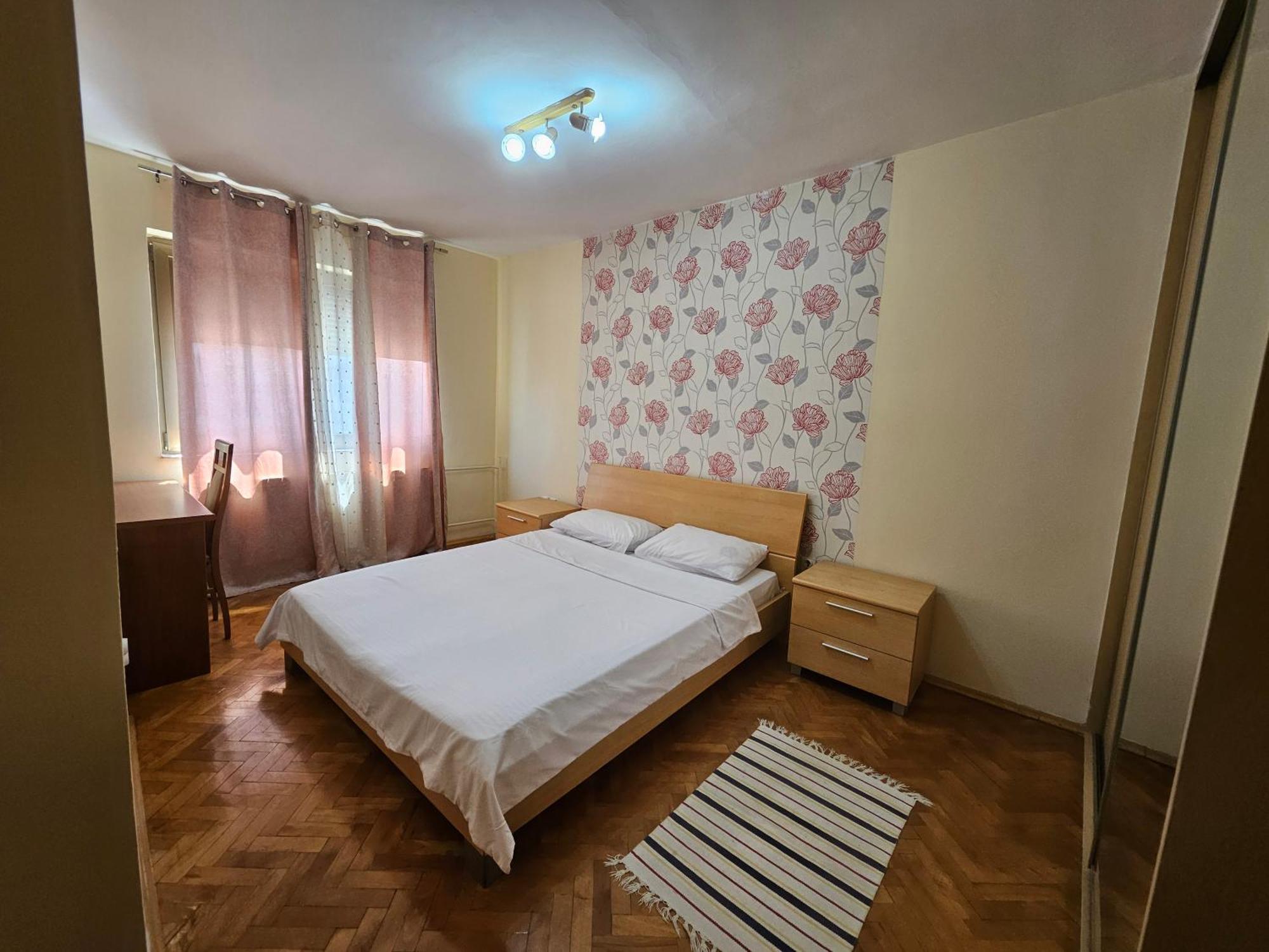 Lovely Square Apartment Purple Velvet Skopje Zimmer foto